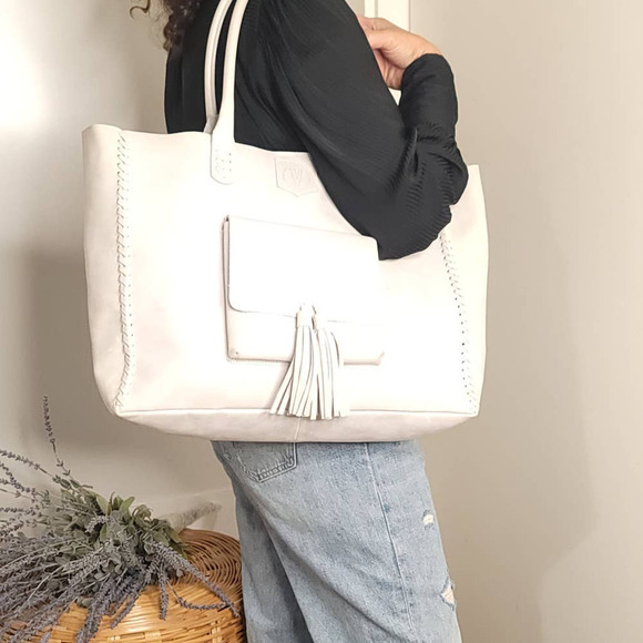 Vallimanca Tote handmade leather bag in light gray color - Picture 1 of 10